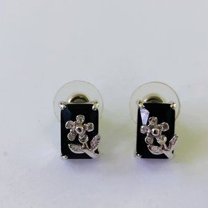 4/$20 925 Sterling Silver Black Stone Flower Earrings Rectangular Pierced MT